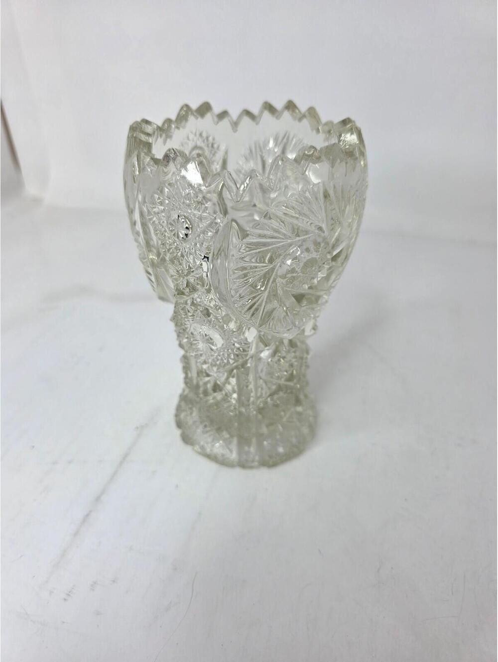 Vintage L.E. Smith Clear Glass Whirling Star Pattern 6 1/2" tall